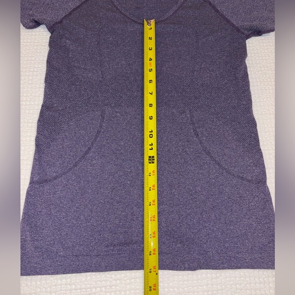 Lululemon Run Swiftly Tech V Neck Shirt in Concord Grape Purple - Size 8 - Picture 11 of 16